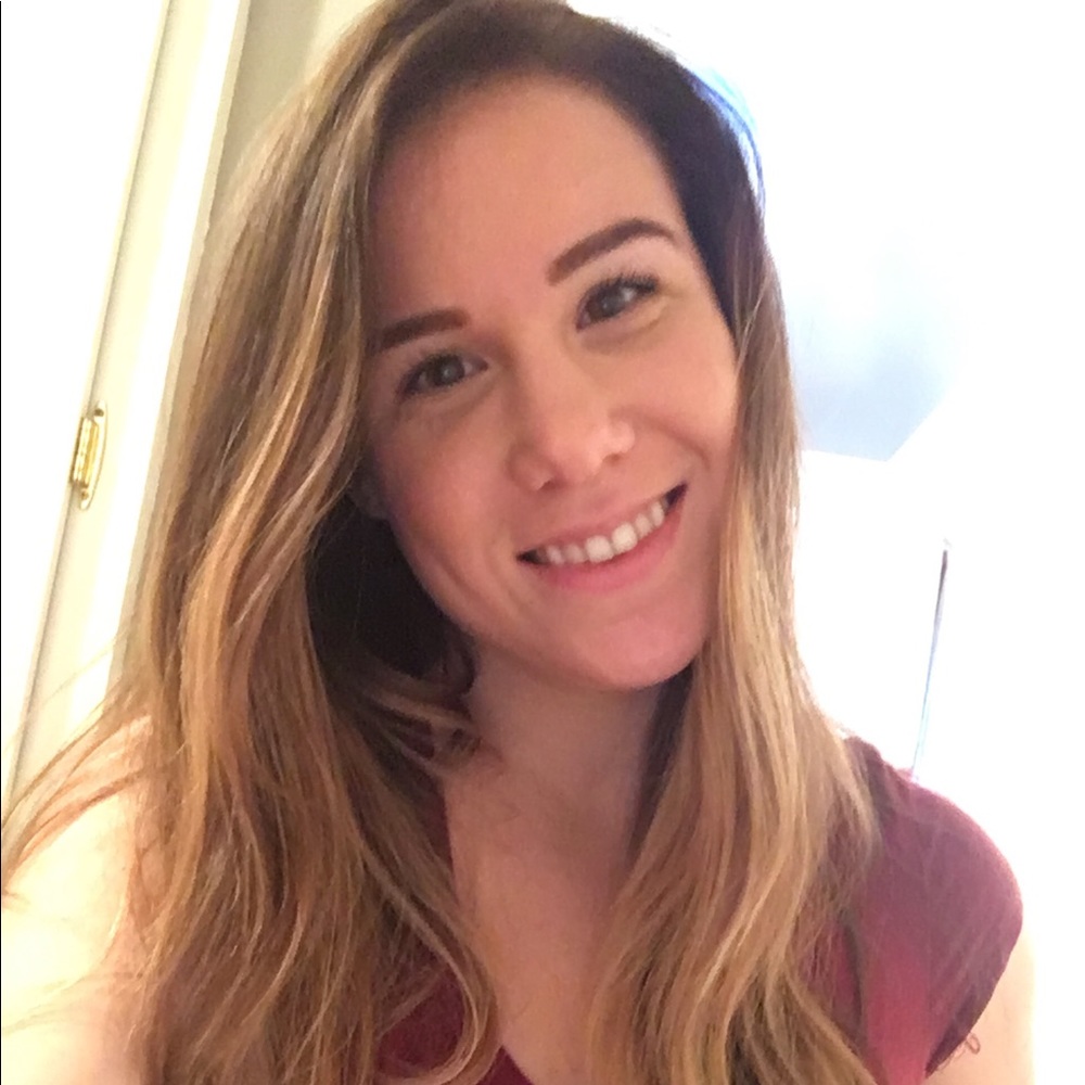 Meet your Posher, Alicia